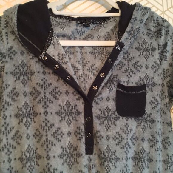 Kenzie Furry Snow Flakes Onsie. Size Small. - Picture 3 of 8